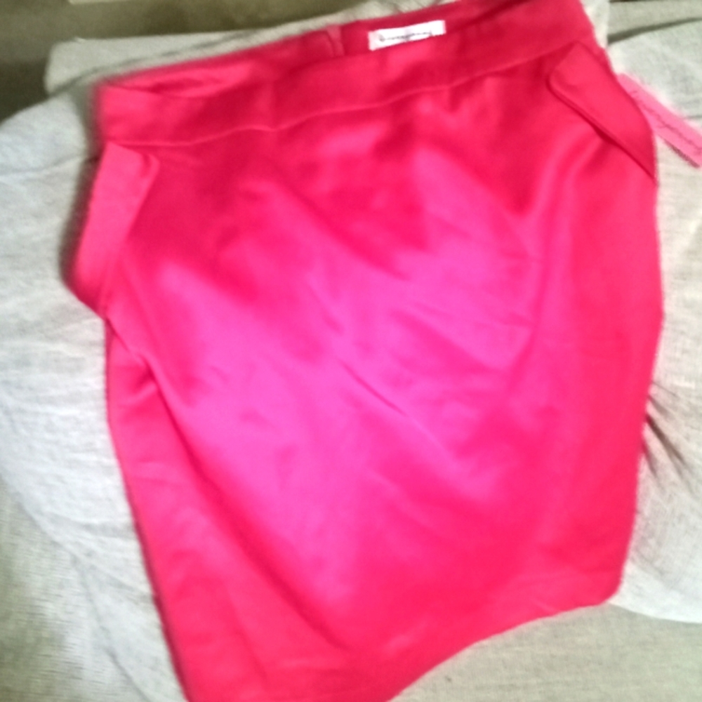 Satin skirt with pockets